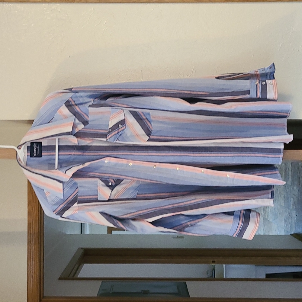 Men's wrangler shirt